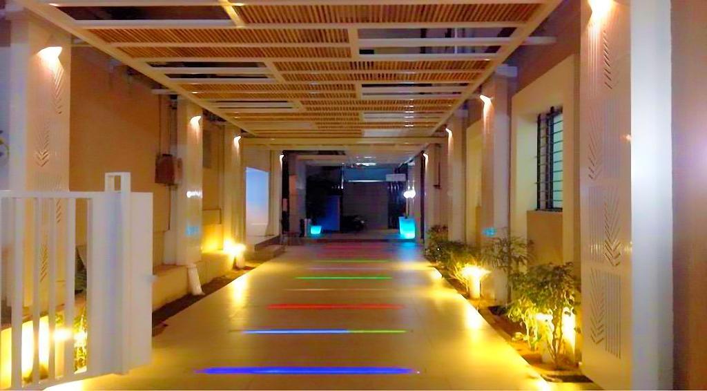 Kākināda Hotel Srivatsa מראה חיצוני תמונה