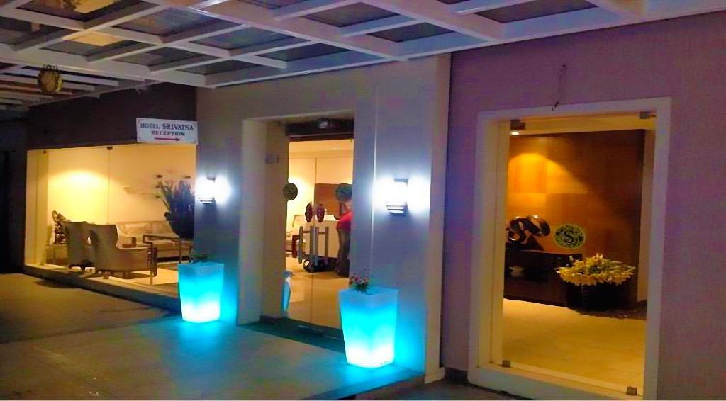 Kākināda Hotel Srivatsa מראה חיצוני תמונה